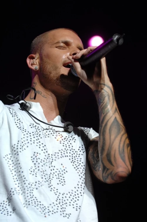 M. POKORA (1ère partie : Tyron)