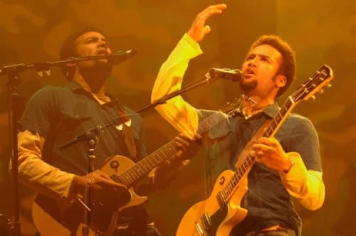 BEN HARPER & The Innocent Criminals (1ère partie : William White solo)