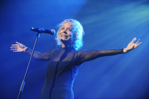 AGE TENDRE   La tournée des idoles