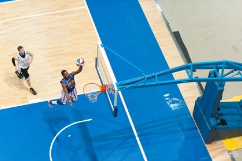 THE HARLEM GLOBETROTTERS