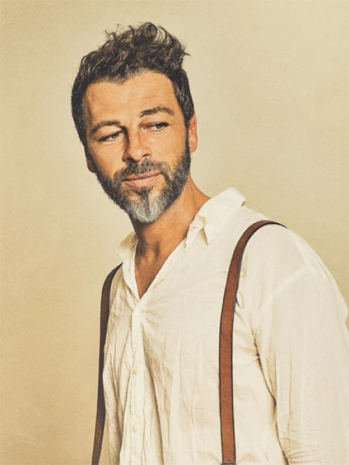 (Christophe MAÉ)